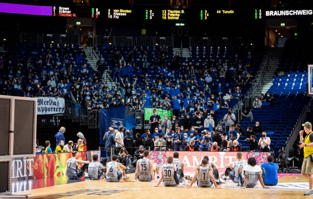 拉近了他们 拉近了他们