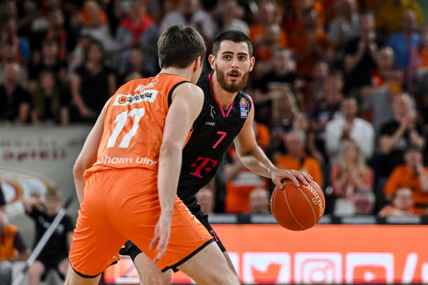 3亿欧元签 3亿欧元签